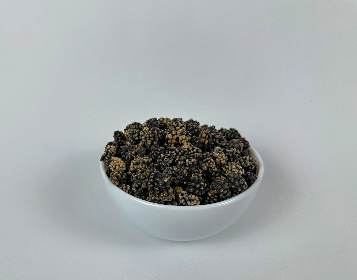Getrocknete schwarze Maulbeeren