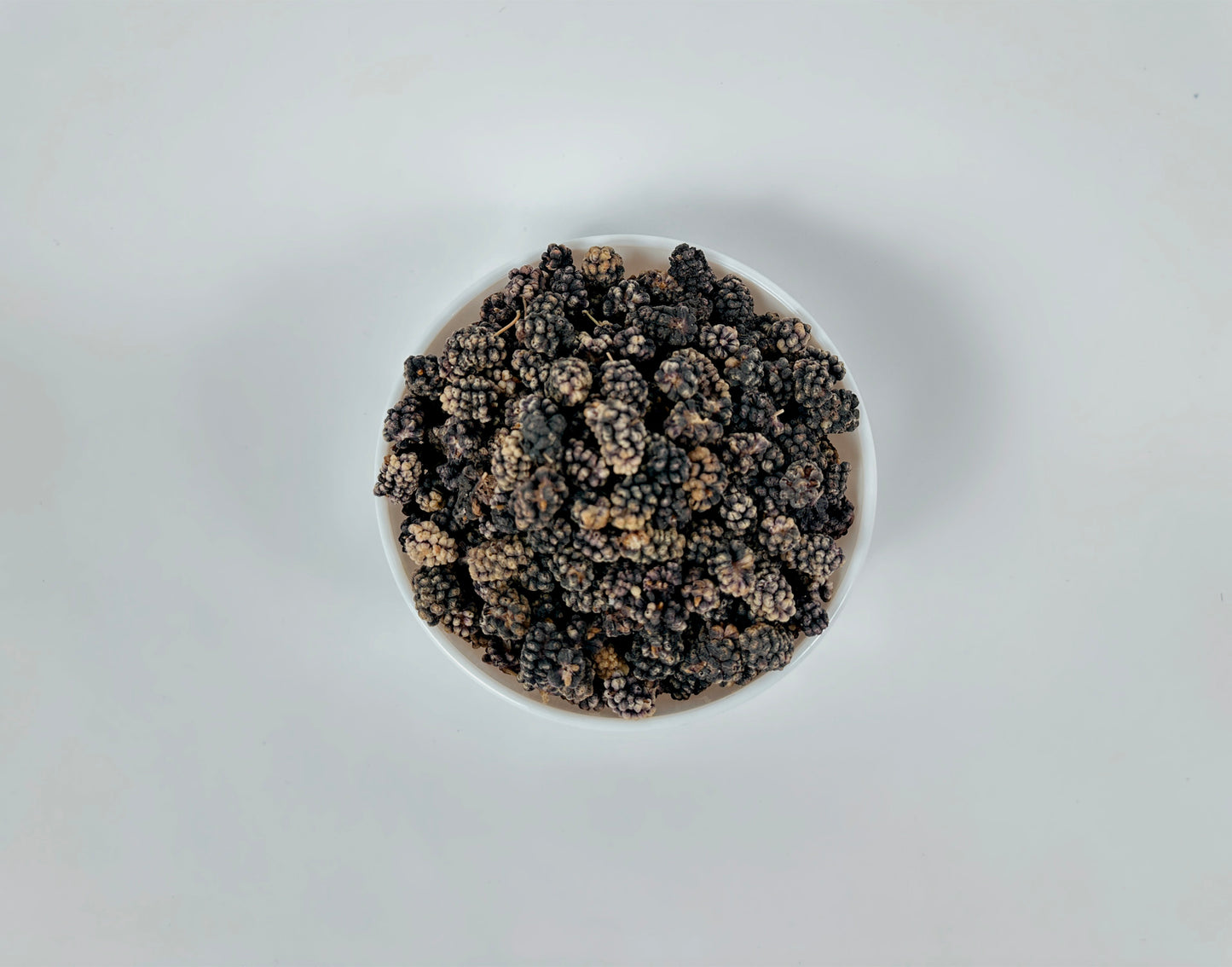 Getrocknete schwarze Maulbeeren